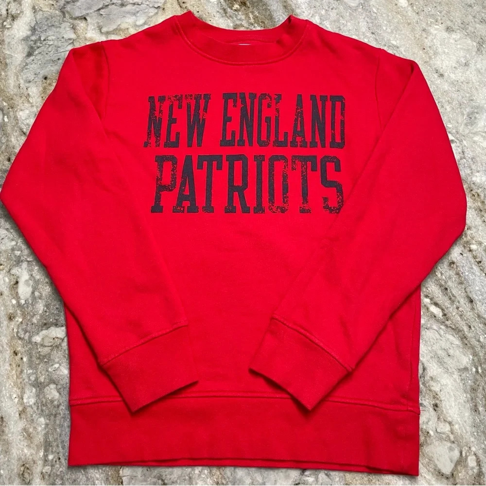 NFL Pro LineNew England Patriots Pullover Red Sweatshirt Spell out